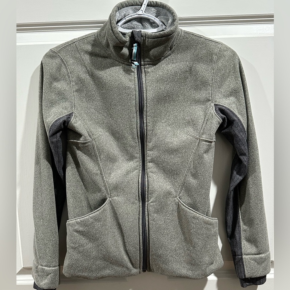 Ivivva girls, grey, fleece jacket size 8